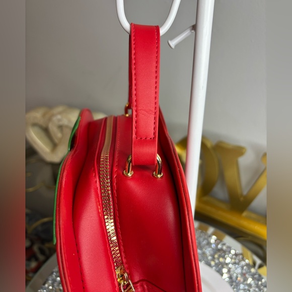 strawberry-shaped crossbody bag NWT - Picture 7 of 8